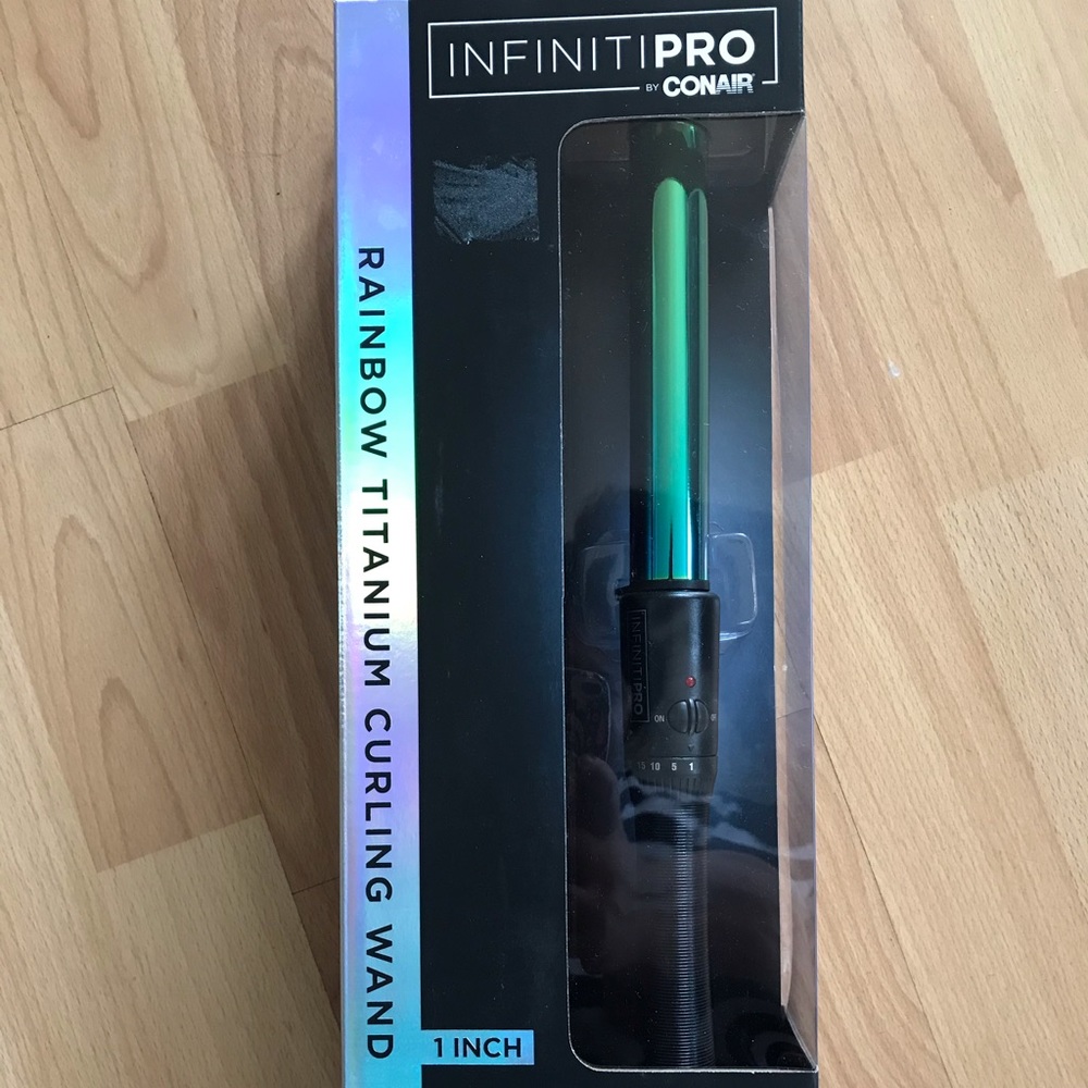 Curling wand with glove